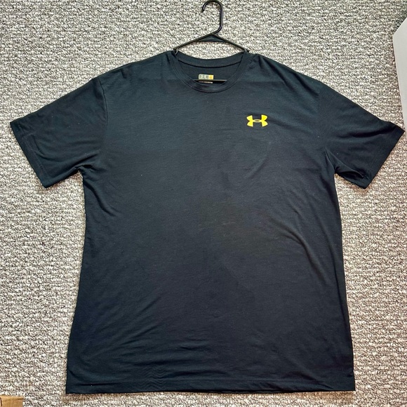 Under Armour Mens T-Shirt with Largemouth Bass Mens XL - Picture 2 of 3